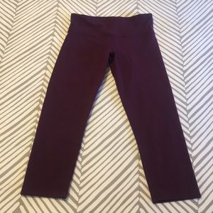 Lululemon wunder under crop pants (plum)